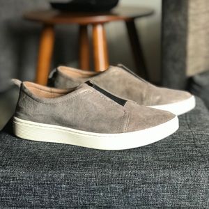 Women’s Sofft Slip-On sneaker, 10M, Smoke Leather